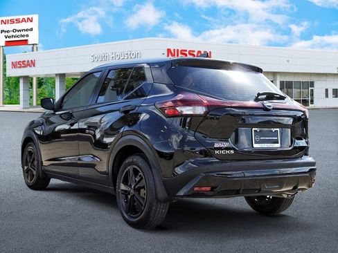 Used 2023 Nissan Kicks S w/ Interior Electronics Package image 3