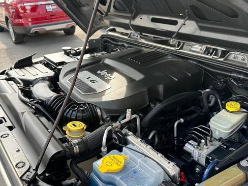 Used 2015 Jeep Wrangler Unlimited Sport image 31