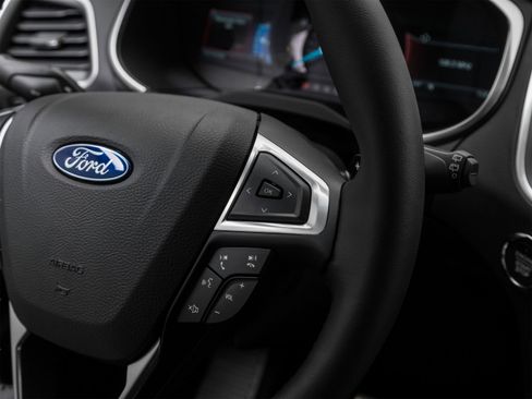 Used 2017 Ford Edge Titanium w/ Equipment Group 302A FWD image 49
