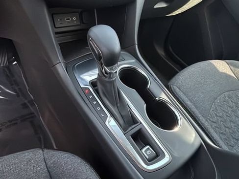 Used 2024 Chevrolet Equinox LT FWD image 29