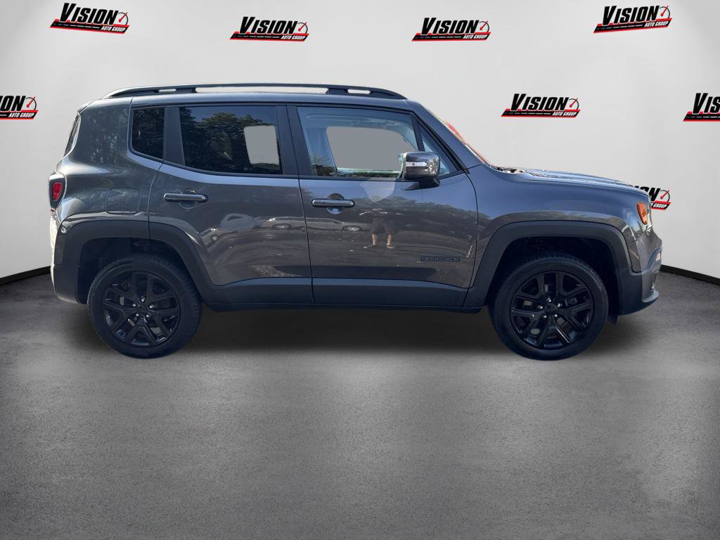 Used 2017 Jeep Renegade Altitude AWD/4WD image 4