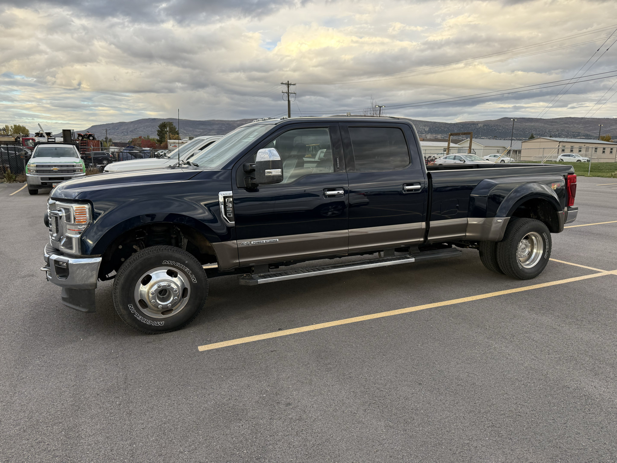 Used 2022 Ford F350 Lariat w/ Lariat Ultimate Package AWD/4WD image 3
