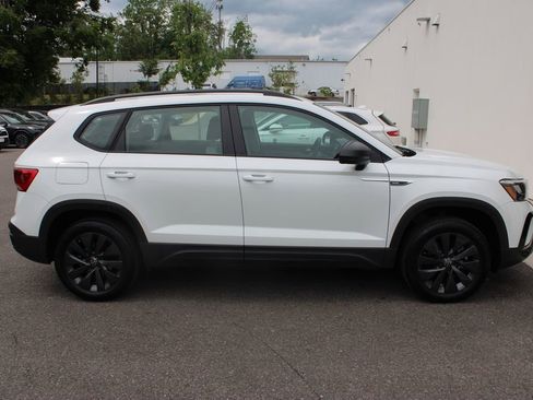 Used 2024 Volkswagen Taos S FWD image 31