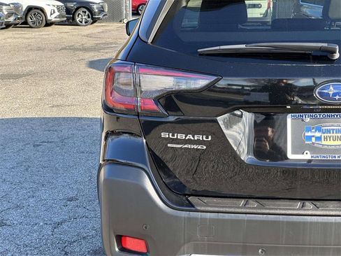 Used 2023 Subaru Outback Limited image 11
