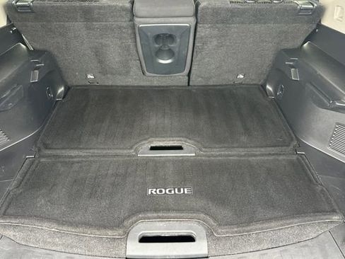 Used 2018 Nissan Rogue SV w/ Premium Package image 17