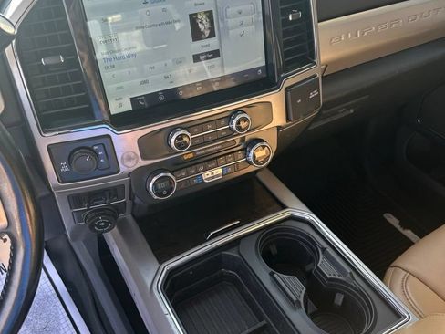 Used 2022 Ford F350 Lariat w/ Lariat Value Package AWD/4WD image 14