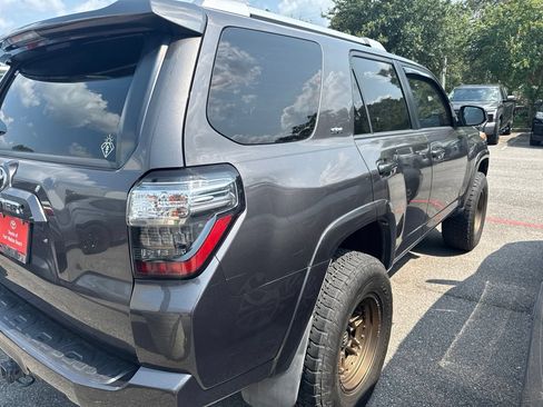 Used 2018 Toyota 4Runner SR5 AWD/4WD image 6