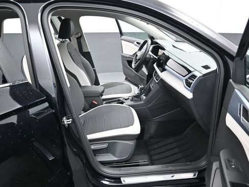 New 2026 Volkswagen Taos SE AWD/4WD image 14