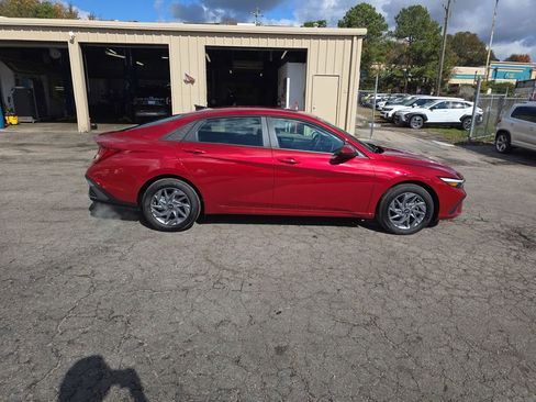 New 2026 Hyundai Elantra Blue image 12