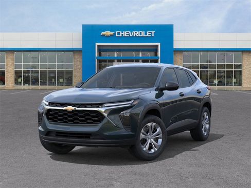 New 2026 Chevrolet Trax LS image 6