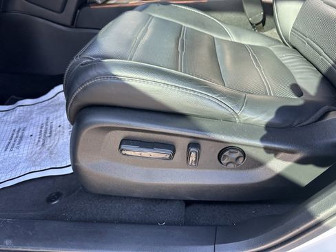 Used 2021 Honda CR-V Touring image 12