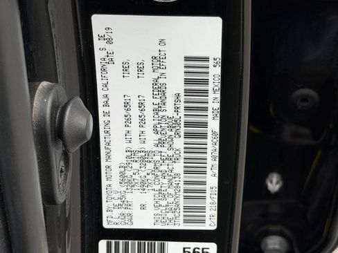 Used 2019 Toyota Tacoma TRD Sport w/ Technology Package AWD/4WD image 35