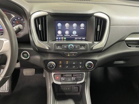 Used 2024 GMC Terrain SLE AWD/4WD image 16
