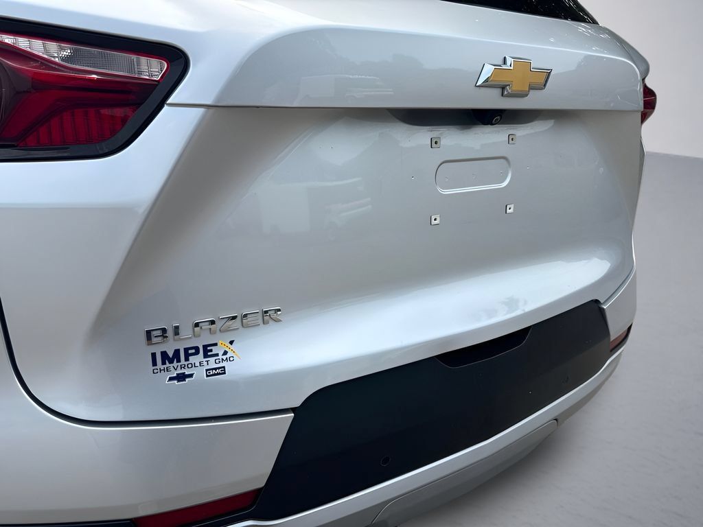 Used 2022 Chevrolet Blazer LT FWD image 36