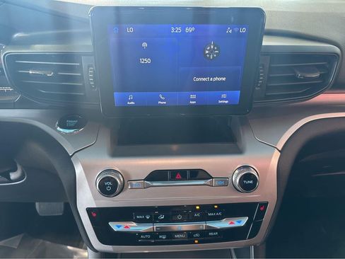 Used 2022 Ford Explorer XLT w/ Class IV Trailer Tow Package AWD/4WD image 26