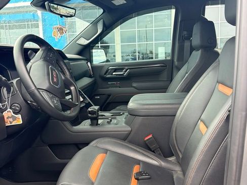 Used 2025 GMC Sierra 1500 AT4 w/ AT4 Premium Package AWD/4WD image 4