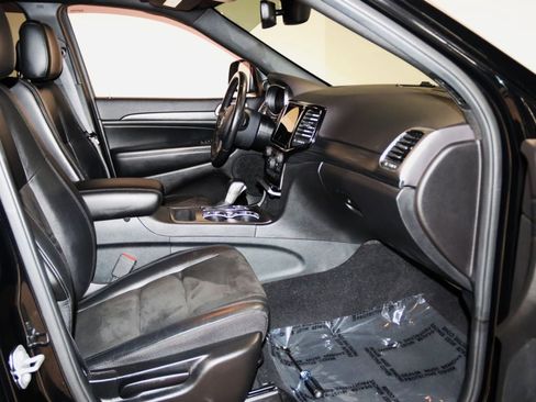 Used 2019 Jeep Grand Cherokee Altitude AWD/4WD image 56