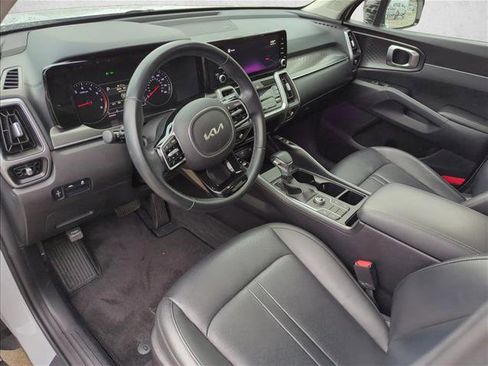 Used 2022 Kia Sorento S w/ Panoramic Sunroof Package FWD image 9