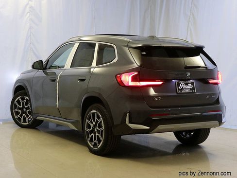Used 2025 BMW X1 xDrive28i w/ Premium Package image 9