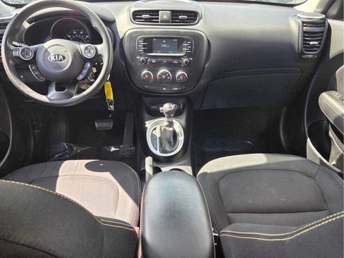 Used 2016 Kia Soul + FWD image 13