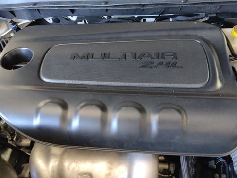 Used 2019 Jeep Cherokee Latitude w/ Popular Appearance Group FWD image 30