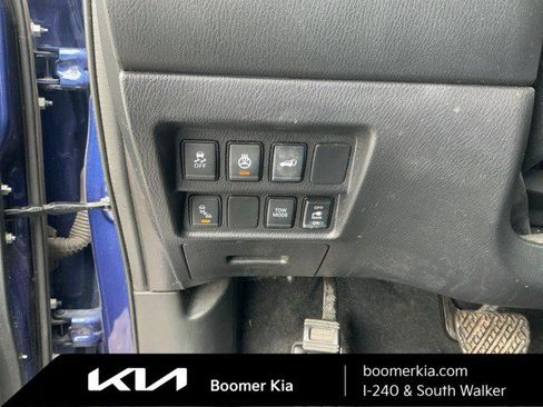 Used 2020 Nissan Pathfinder SL image 18