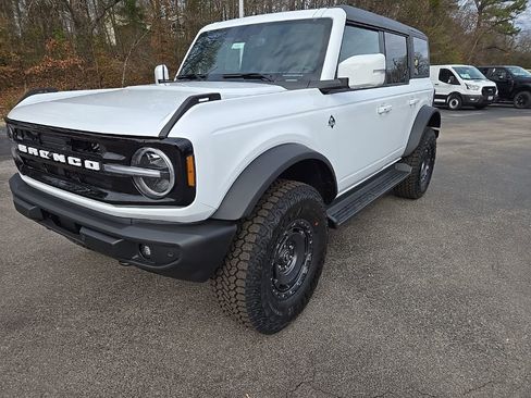 New 2025 Ford Bronco Outer Banks w/ Sasquatch Package image 8