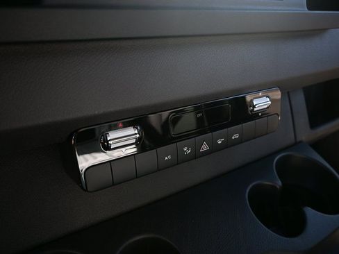 Used 2025 Mercedes-Benz Sprinter 2500 image 13