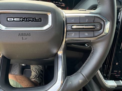 Used 2025 GMC Yukon XL Denali AWD/4WD image 24