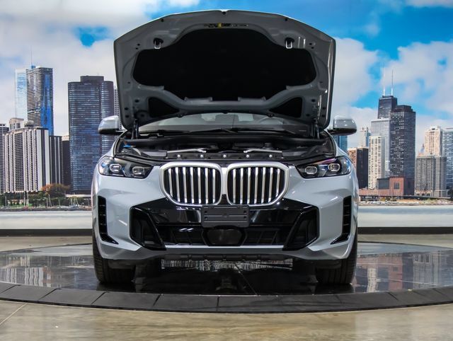 Used 2026 BMW X5 xDrive40i w/ M Sport Package AWD/4WD image 4
