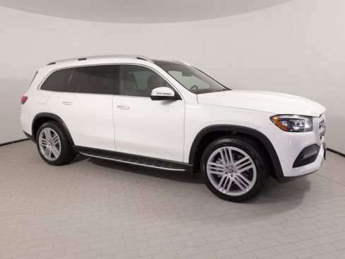 Used 2022 Mercedes-Benz GLS 450 4MATIC image 10