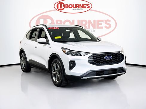 Used 2025 Ford Escape ST-Line Select AWD/4WD image 1