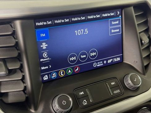Used 2023 GMC Acadia SLT w/ Technology Package AWD/4WD image 17