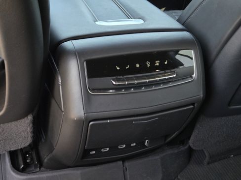 Used 2023 Cadillac Escalade Sport Platinum w/ LPO, Floor Liner Package AWD/4WD image 39