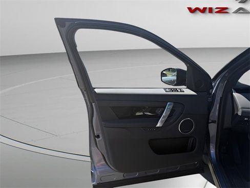 Used 2022 Land Rover Discovery Sport SE image 9