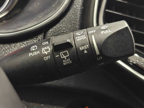 Used 2020 Jeep Cherokee Limited image 44