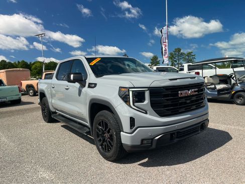 Used 2024 GMC Sierra 1500 Elevation w/ Elevation Premium Package AWD/4WD image 3