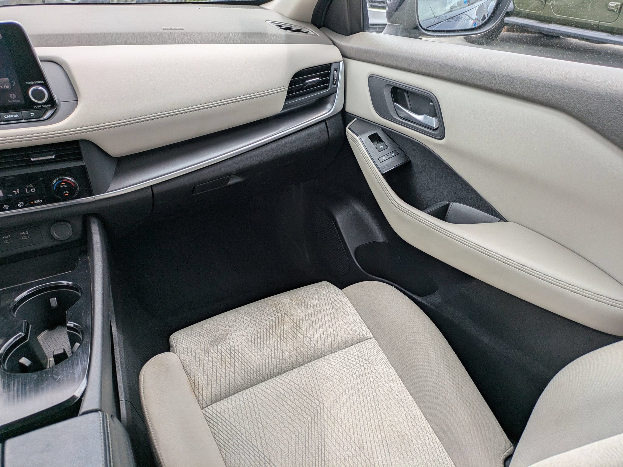 Certified 2025 Nissan Rogue SV FWD image 18