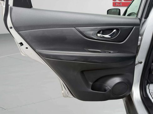 Used 2018 Nissan Rogue SV AWD/4WD image 21
