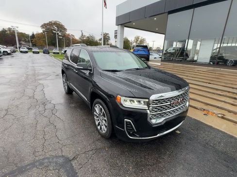 Used 2023 GMC Acadia Denali image 2