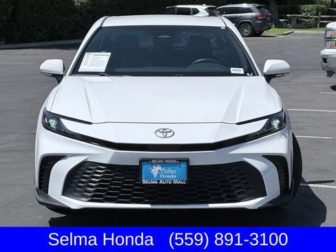 Used 2025 Toyota Camry SE FWD image 3