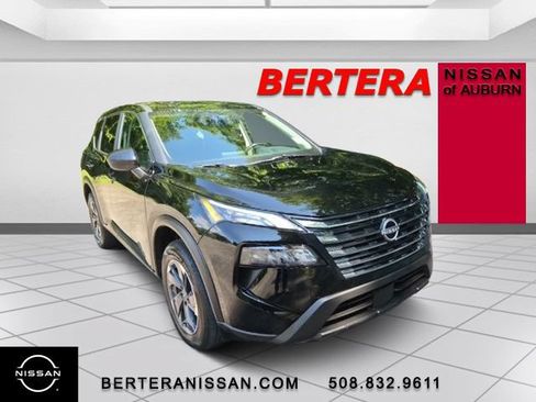 Used 2026 Nissan Rogue SV AWD/4WD image 4