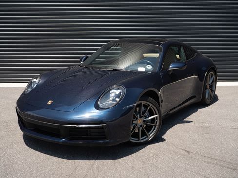 Certified 2021 Porsche 911 Carrera RWD image 1