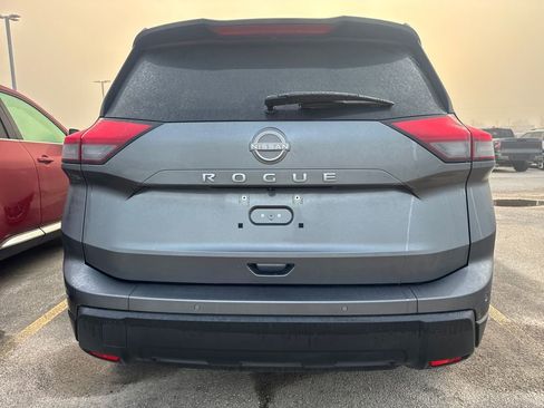 Used 2026 Nissan Rogue S FWD image 4