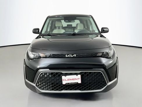 Used 2025 Kia Soul LX FWD image 3