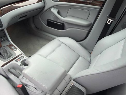 Used 2001 BMW 330i Sedan image 30