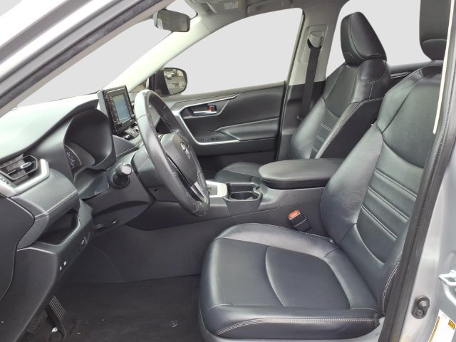 Certified 2020 Toyota RAV4 XLE Premium FWD image 6