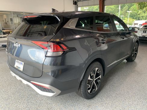 Used 2023 Kia Sportage EX FWD image 10