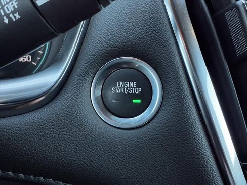 Used 2023 Chevrolet Traverse LT image 29