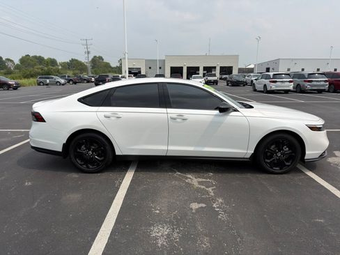 Used 2025 Honda Accord SE image 7